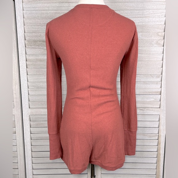 FOREVER 21 Women's Pajama Shortie Romper Long Sleeves Rosy Mauve-Large - Picture 3 of 4